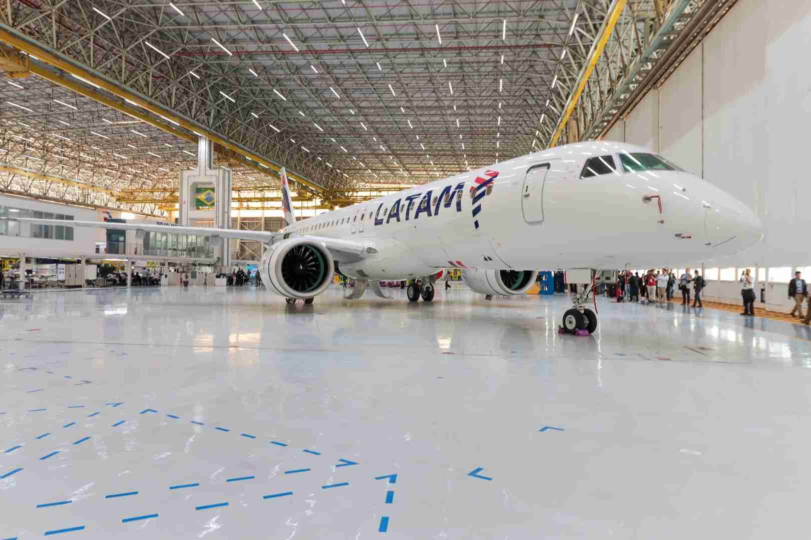 LATAM presenta la cabina de sus nuevos Embraer E195-E2 con Wi-Fi gratuito y mayor comodidad para vuelos nacionales en Brasil