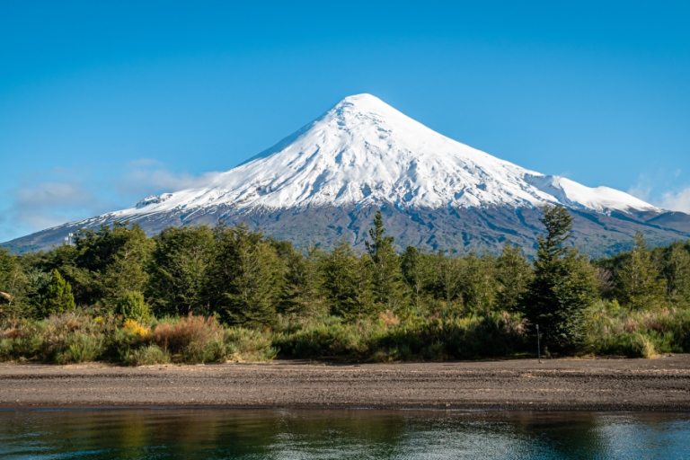 Cierre temporal del acceso al volcán Osorno por desprendimiento de rocas