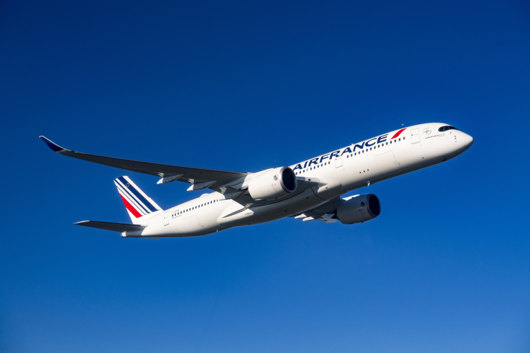 Air France amplía su red global para el invierno europeo 2025–2026 con nuevas rutas a Phuket y Punta Cana