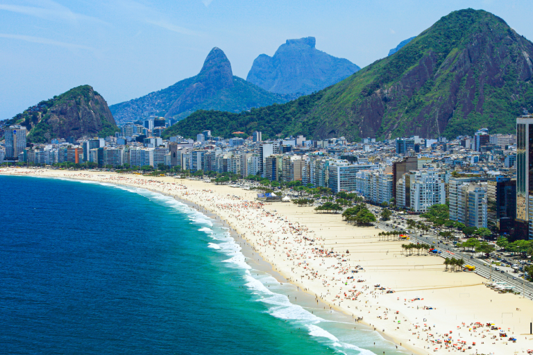 Río de Janeiro afina los parlantes: el megaconcierto gratuito de Copacabana vuelve a encender el turismo musical