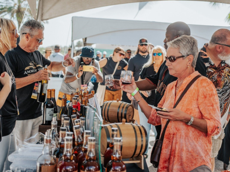 Whiskey, Wine & Wildlife 2025: el festival que une vino, gastronomía y vida silvestre en Vilano Beach