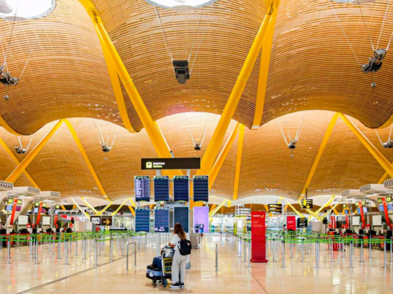 Aeropuertos de España baten récord con más de 30 millones de pasajeros en septiembre