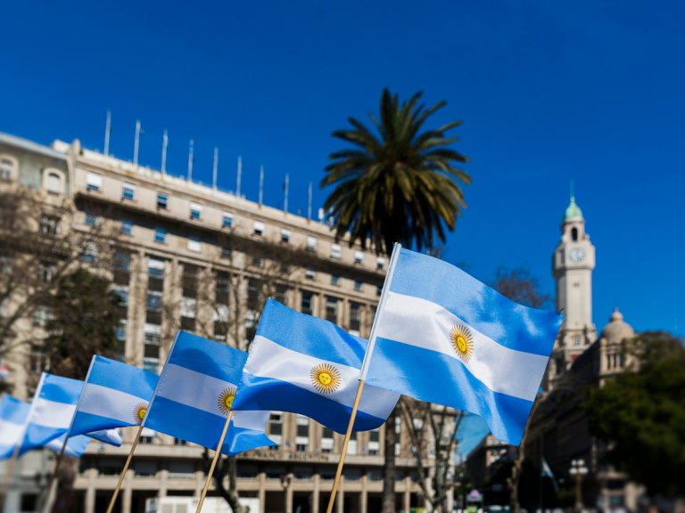 Argentina firma acuerdo con EE.UU. para volver al Programa Visa Waiver