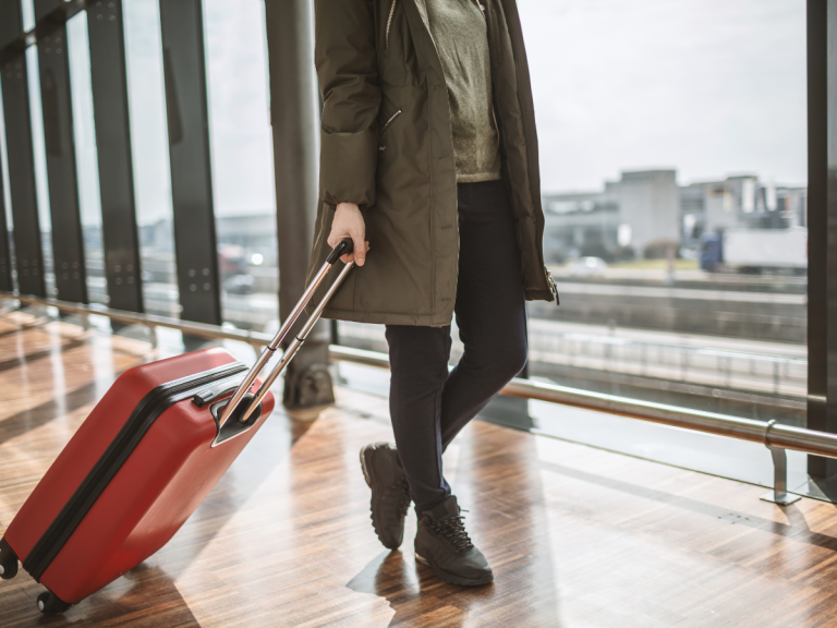 Medias de compresión: ¿Sirven para evitar problemas circulatorios en viajes largos?