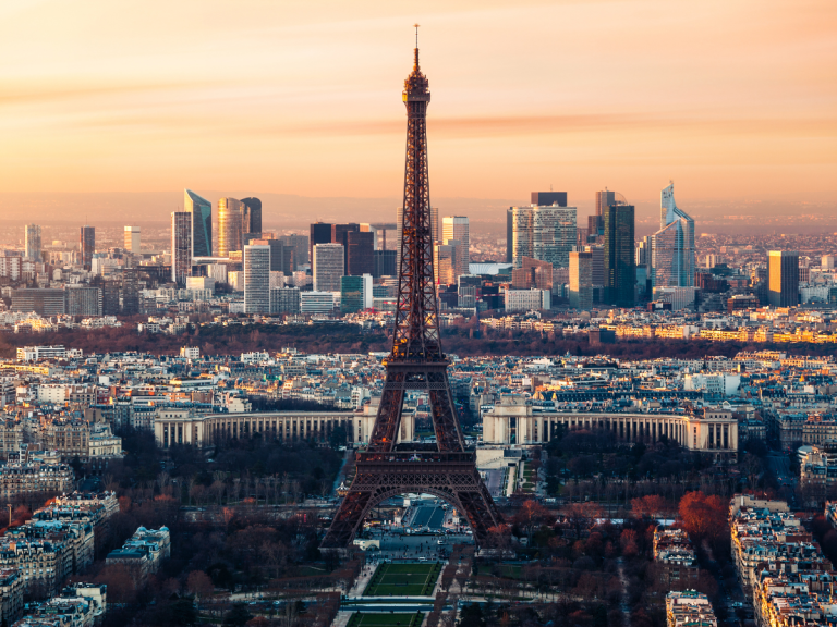 Huelga en Francia complica trenes y vuelos durante el feriado del 8 de mayo