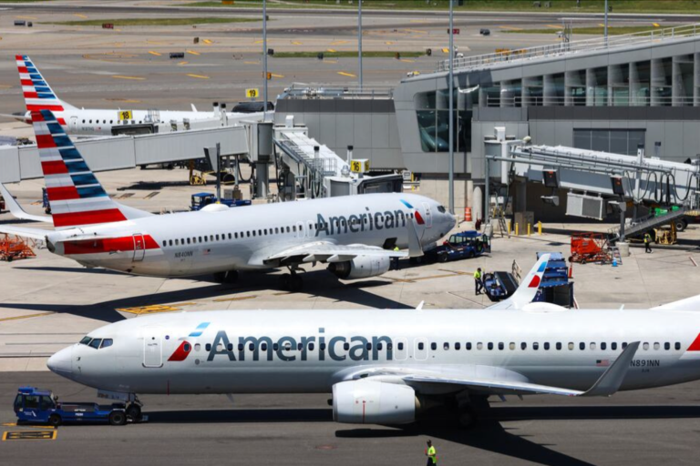 EE.UU. reducirá el 10% de sus vuelos en 40 aeropuertos si continúa el cierre del Gobierno de Trump