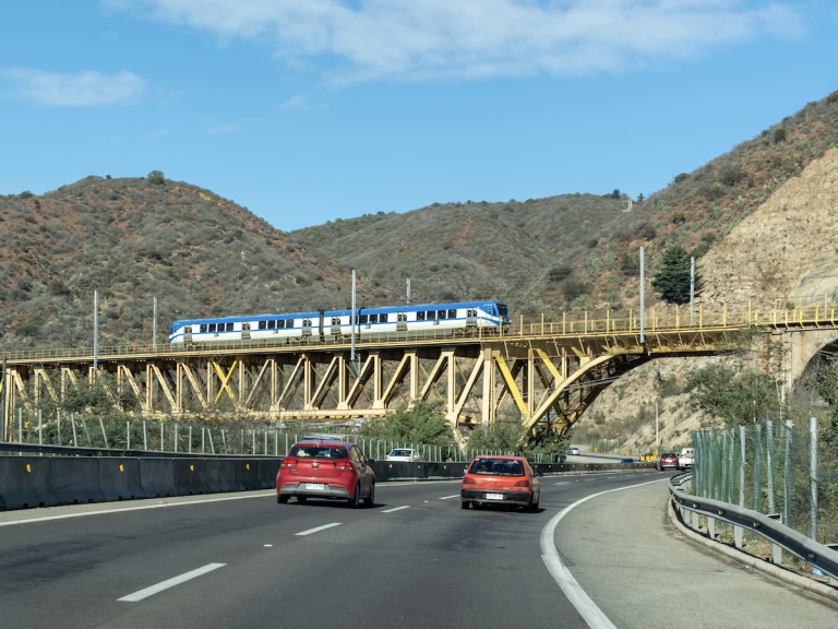 Tren Limache – Puerto permanece suspendido, y EFE ya trabaja para reestablecer el servicio lo antes posible.