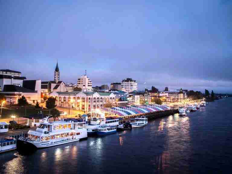 ¡Crece el turismo en Chile! Valdivia lideró ocupación hotelera en febrero con un 92,6%.